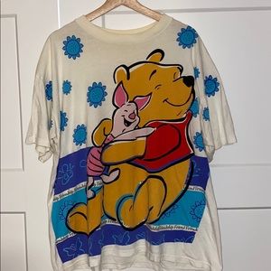 Unisex vintage Pooh large print shirt !
